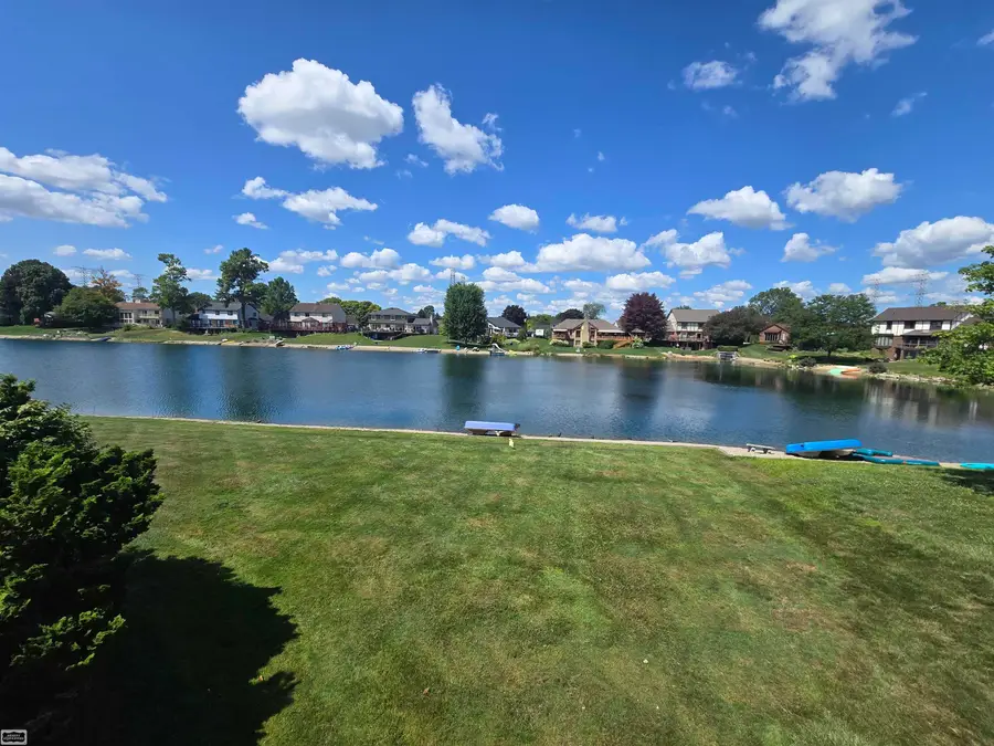46407 Houghton Dr. DR, Shelby, MI 48315 - #2