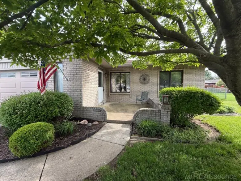 15746 Nader CT, Clinton, MI 48038 - #1