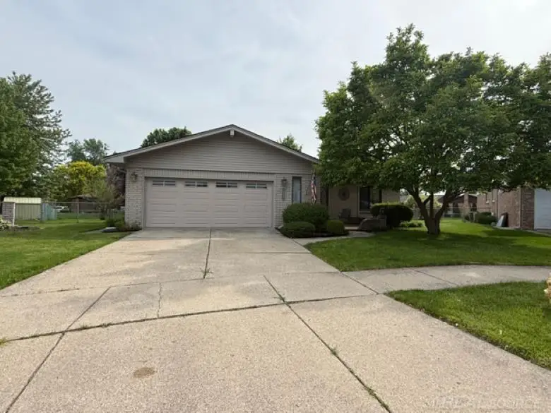 15746 Nader CT, Clinton, MI 48038 - #3