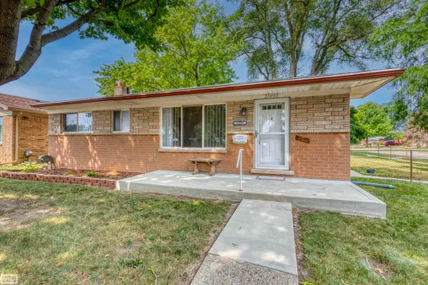 27055 Merideth ST, Warren, MI 48092