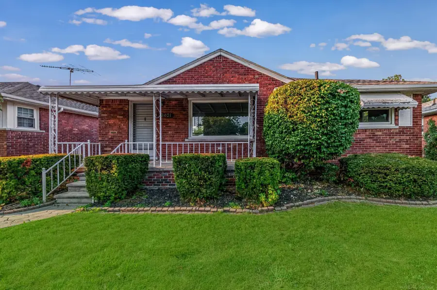 22401 O'Connor ST, Saint Clair Shores, MI 48080 - #2