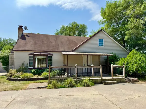 2000 Collins  AVE, Utica, MI 48317