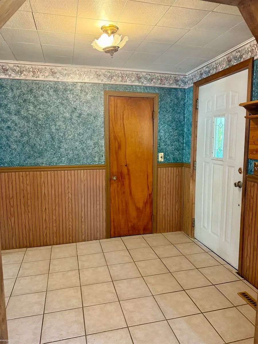 2000 Collins  AVE, Utica, MI 48317 - #3