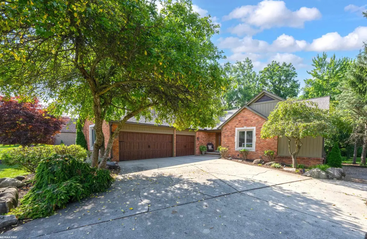 1734 Snowden CIR, Rochester Hills, MI 48306 - #1