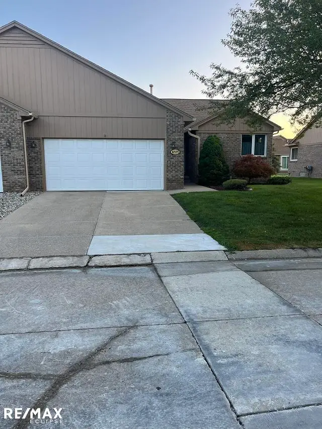 16535 Tyler DR, Clinton, MI 48038 - #2
