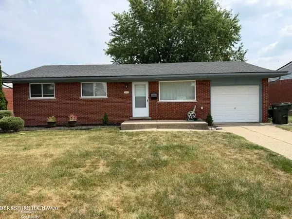 39524 rambler DR, SterlingHeights, MI 48313