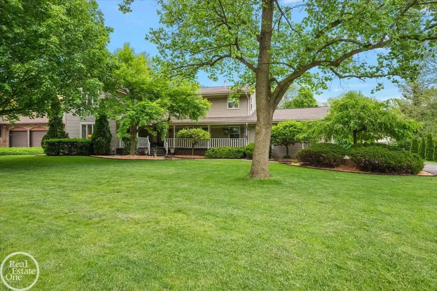 88 Aspinwall DR, Troy, MI 48098 - #2