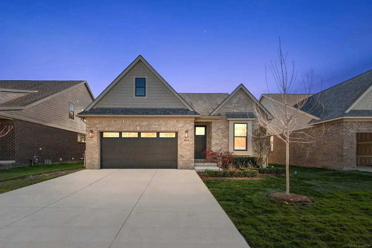5944 Willow Grove DR, Troy, MI 48085 - #1
