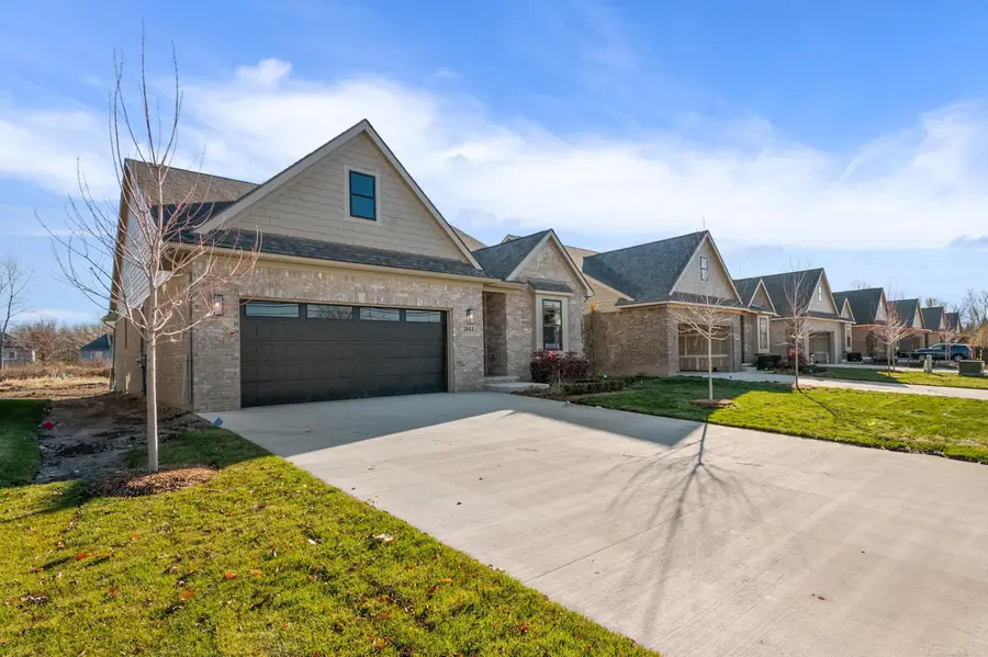 5944 Willow Grove DR, Troy, MI 48085 - #3