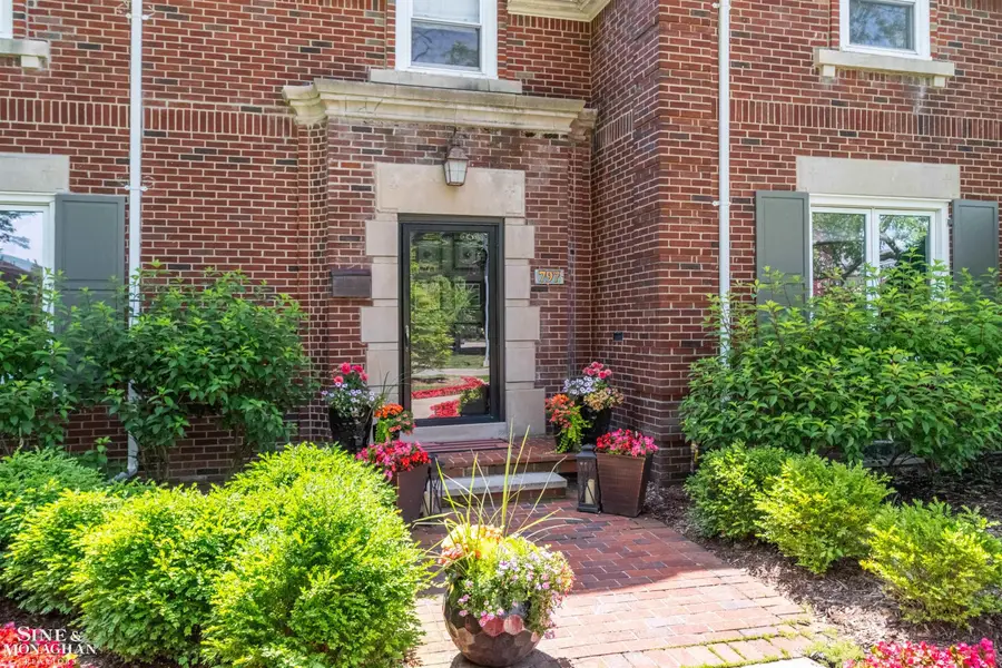 797 Trombley RD, Grosse Pointe Park, MI 48230 - #3