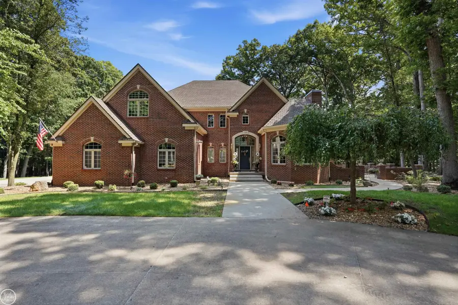 3180 Canyon Oaks TRL, Milford, MI 48380 - #3