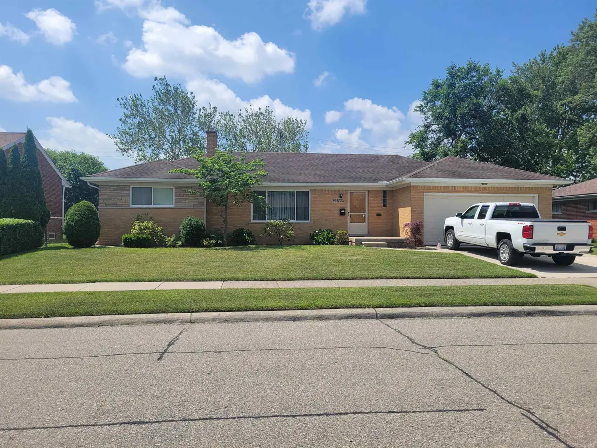 22700 Barton ST, Saint Clair Shores, MI 48081 - #1