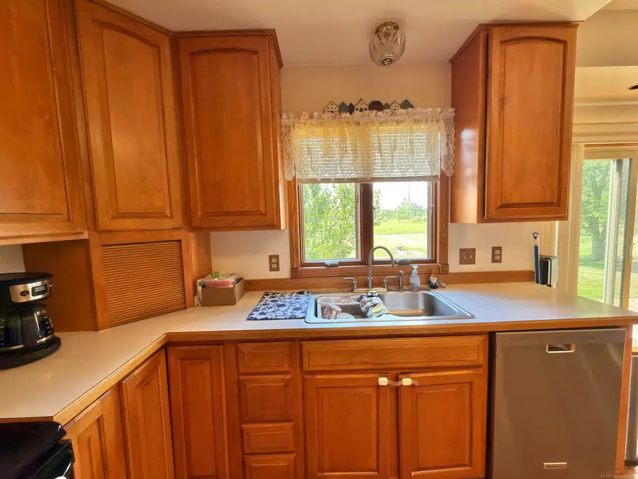 4705 Hall DR, Avoca, MI 48006 - #3