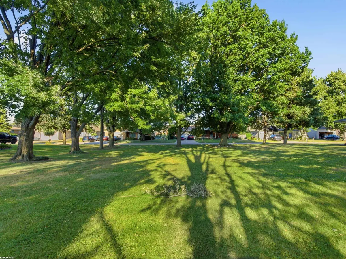 42837 Willsharon ST, Sterling Heights, MI 38314 - #1