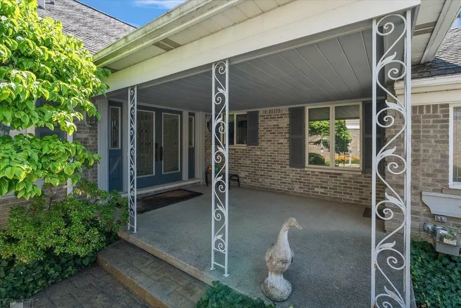 27210 Lane ST, Saint Clair Shores, MI 48081 - #3