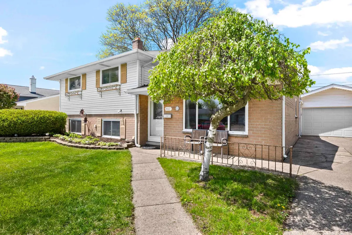 8607 Leslie ST, Sterling Heights, MI 48314 - #1