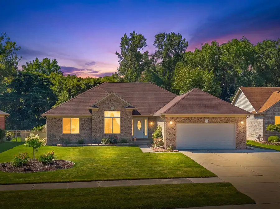 31146 Golden Oak CT, Chesterfield, MI 48047 - #2