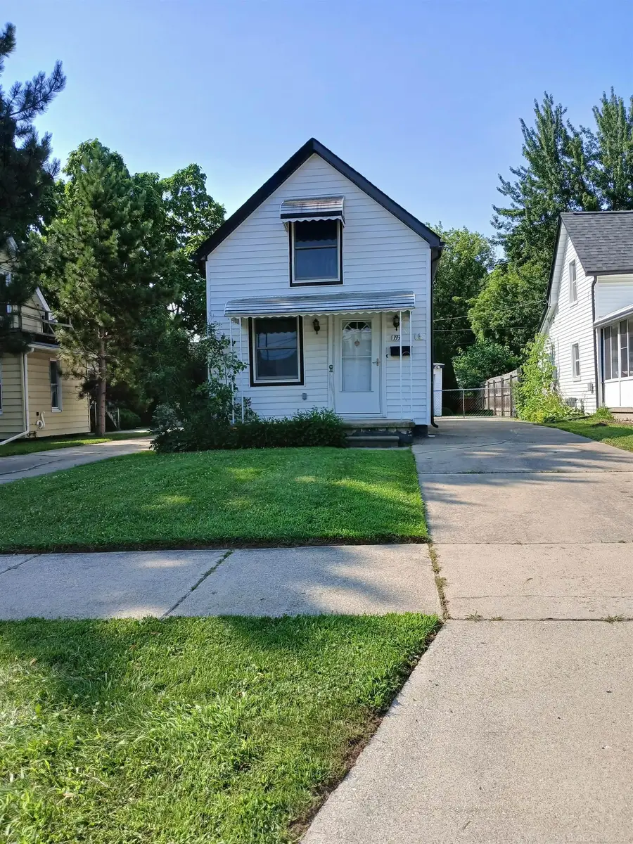 193 Robertson ST, Mount Clemens, MI 48043 - #2