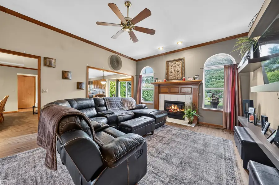 36789 Saint Clair DR, New Baltimore, MI 48047 - #3