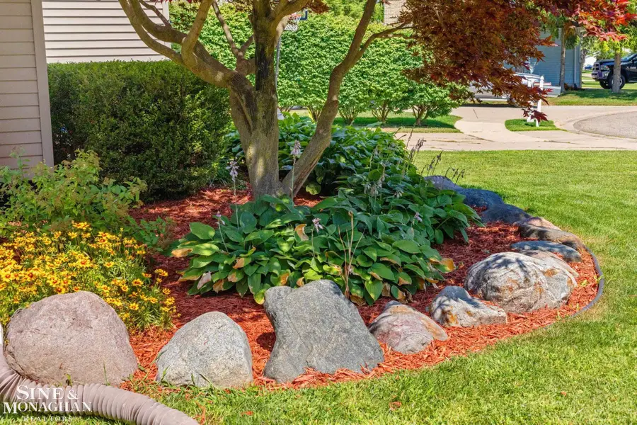 886 Montana ST, Marysville, MI 48040 - #2
