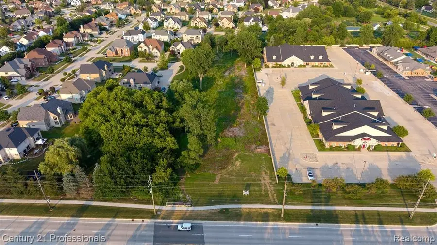 43224 Dequindre Rd RD, Sterling Heights, MI 48314 - #3