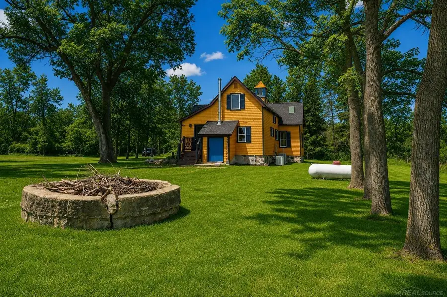 8839 Petz RD, Imlay, MI 48444 - #2