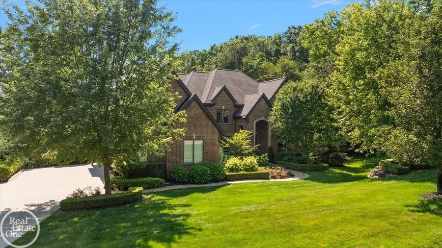 2761 Plum Creek DR, Oakland, MI 48363 - #3
