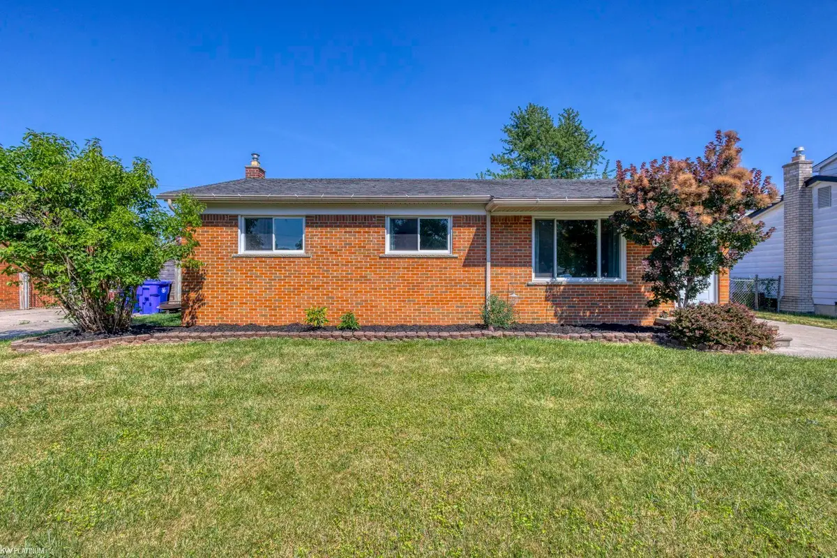33250 Janet AVE, Fraser, MI 48026 - #1
