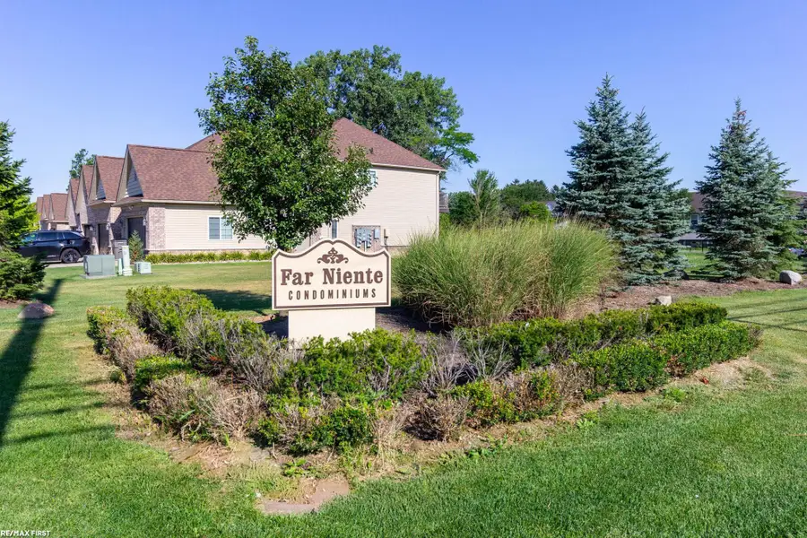 16665 Savor LN, Clinton Township, MI 48035 - #3