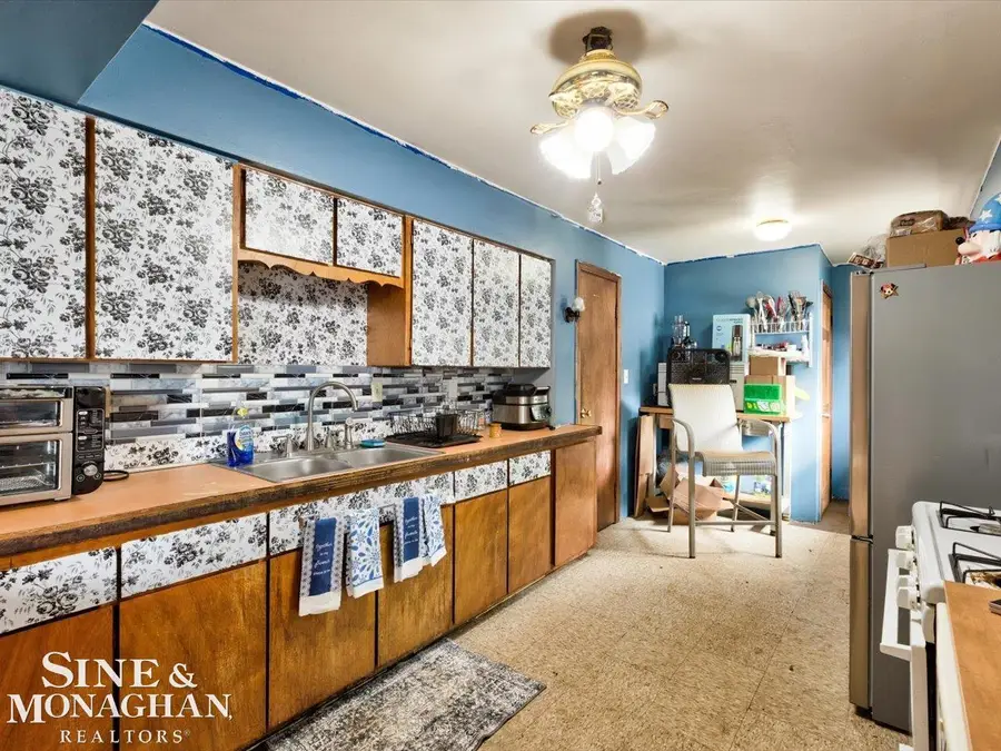 1219 White St ST, Port Huron, MI 48060 - #3