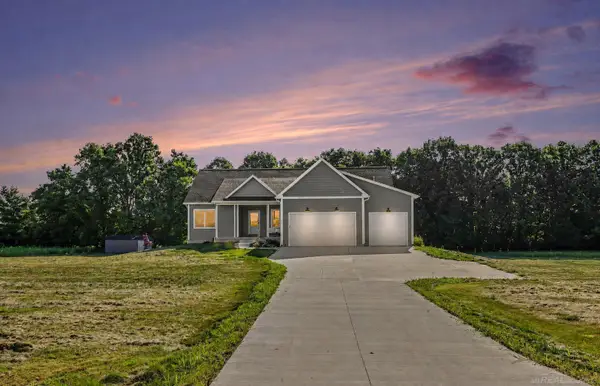5095 Wiegand LN, Almont, MI 48003
