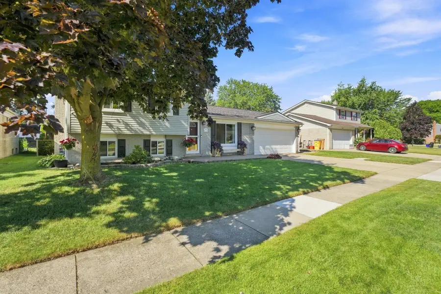 34710 Devonshire RD, New Baltimore, MI 48047 - #3