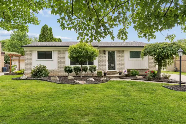50408 Spruce DR, Chesterfield, MI 48047