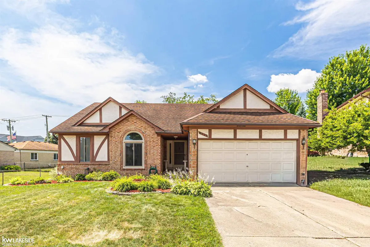 8703 Thornwood CT, Sterling Heights, MI 48312 - #1