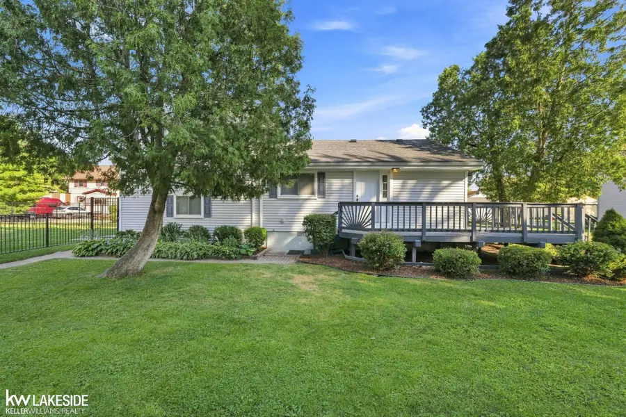 39904 Elmite ST, Harrison, MI 48045 - #3