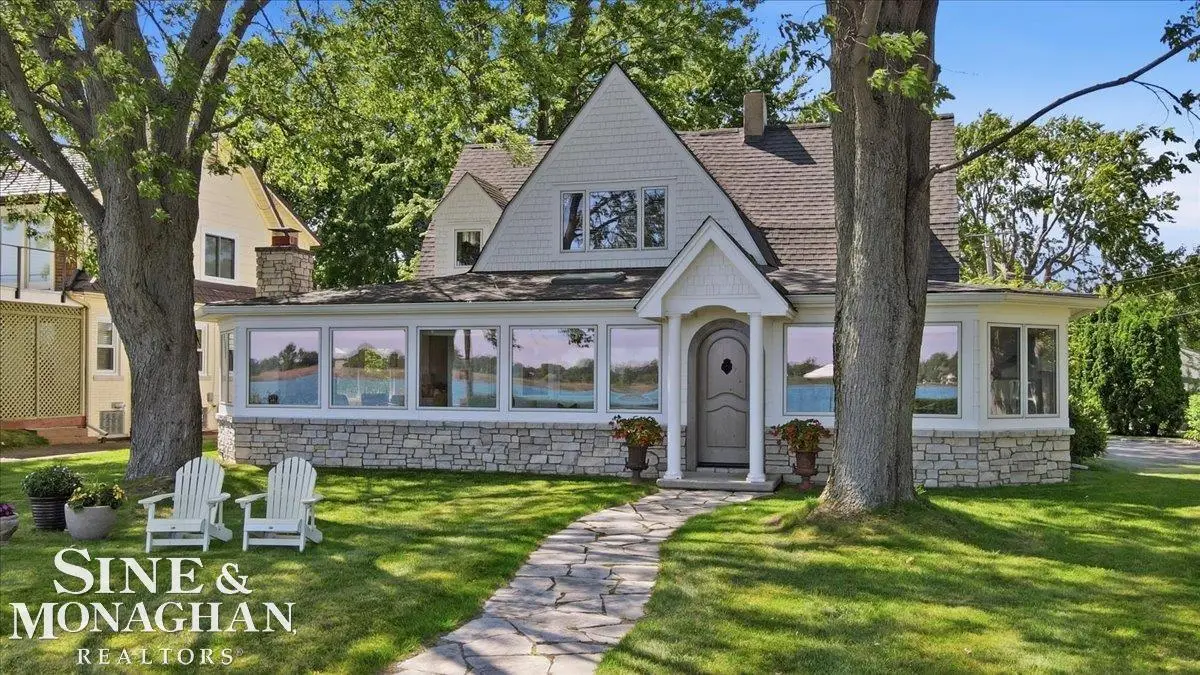 206 Edgewater AVE, Algonac, MI 48001 - #1