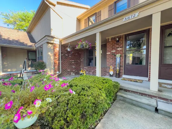 31672 Bear Creek BLVD, Warren, MI 48093