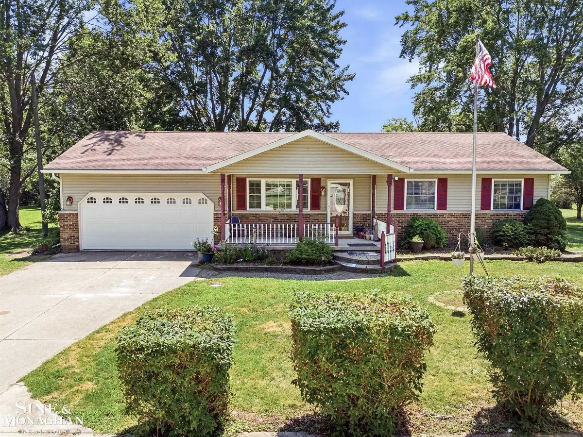 3655 Ravenswood Rd RD, Marysville, MI 48040 - #1