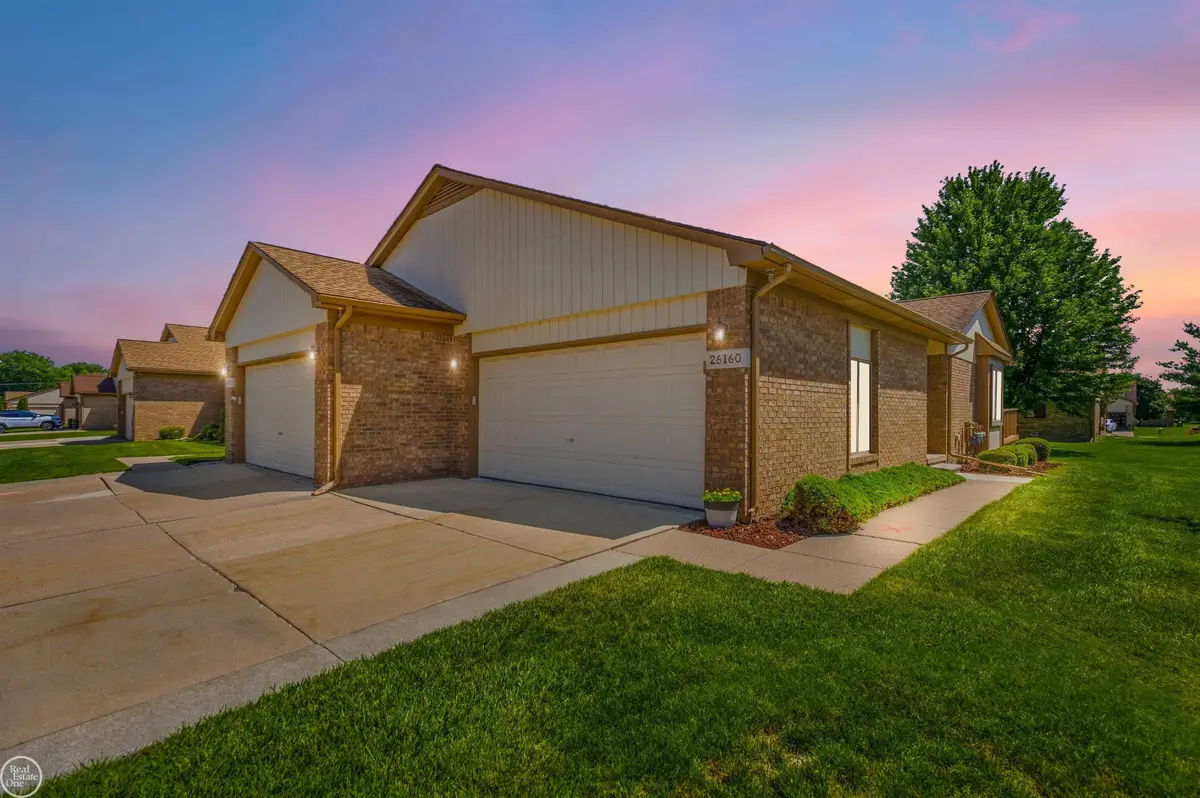 26160 N Knollwood DR, Chesterfield, MI 48051 - #1