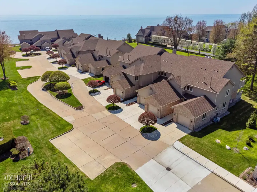 25540 Waterview DR, Harrison Township, MI 48045 - #3