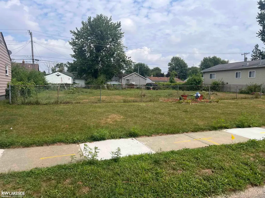 1447 E Meyers AVE, Hazel Park, MI 48030 - #3