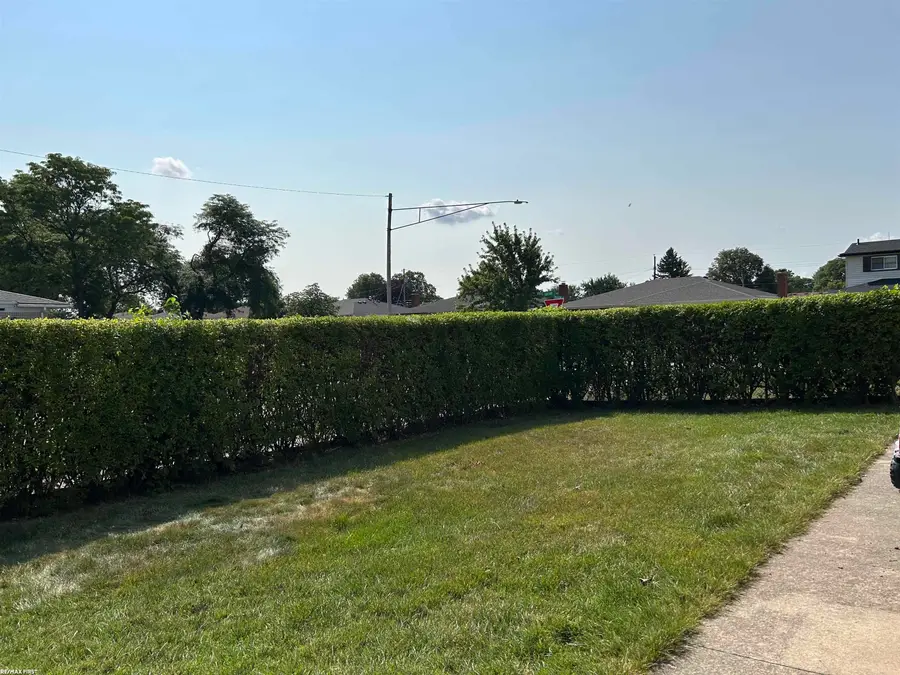 14057 Edison ST, Warren, MI 48088 - #3