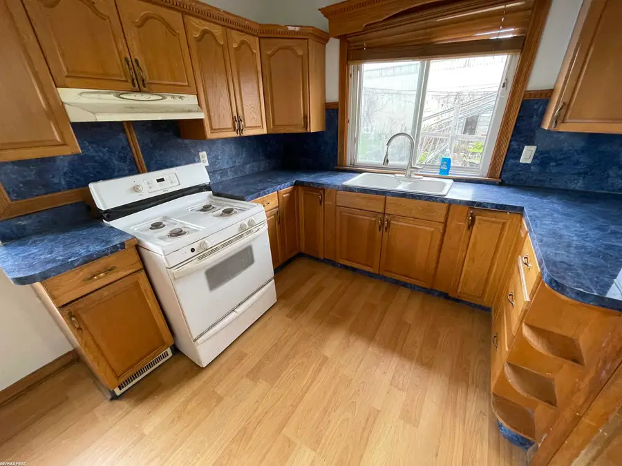10411 Sterritt ST, Detroit, MI 48213 - #2