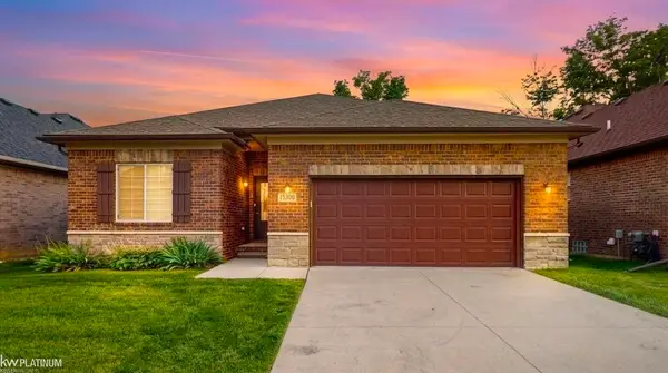 15300 Eton Pointe DR, ClintonTownship, MI 48035