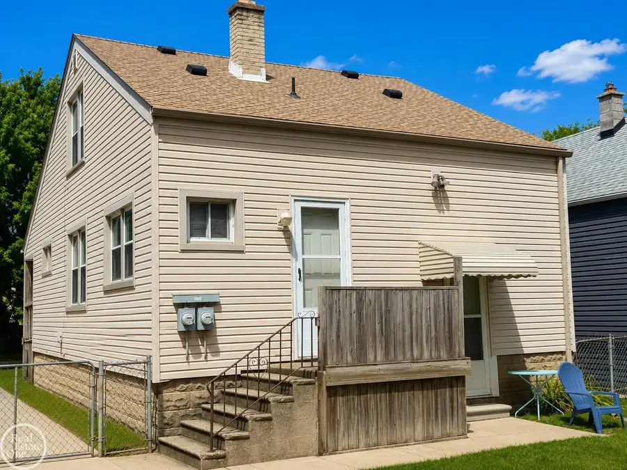 320 E Cambourne ST, Ferndale, MI 48220 - #2