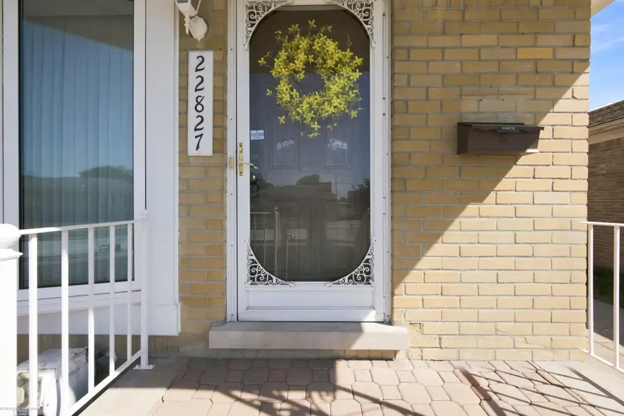 22827 Furton ST, Saint Clair Shores, MI 48082 - #2