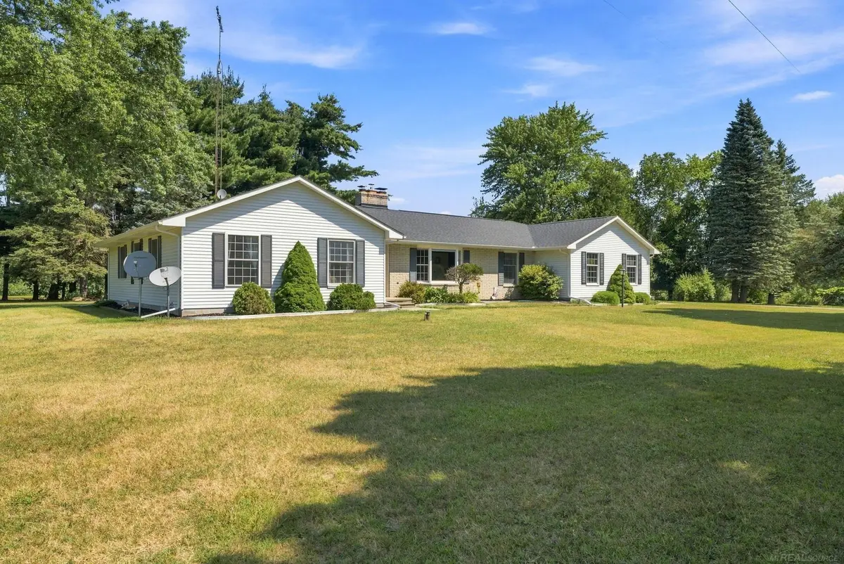 6335 Townsend RD, Applegate, MI 48401 - #1