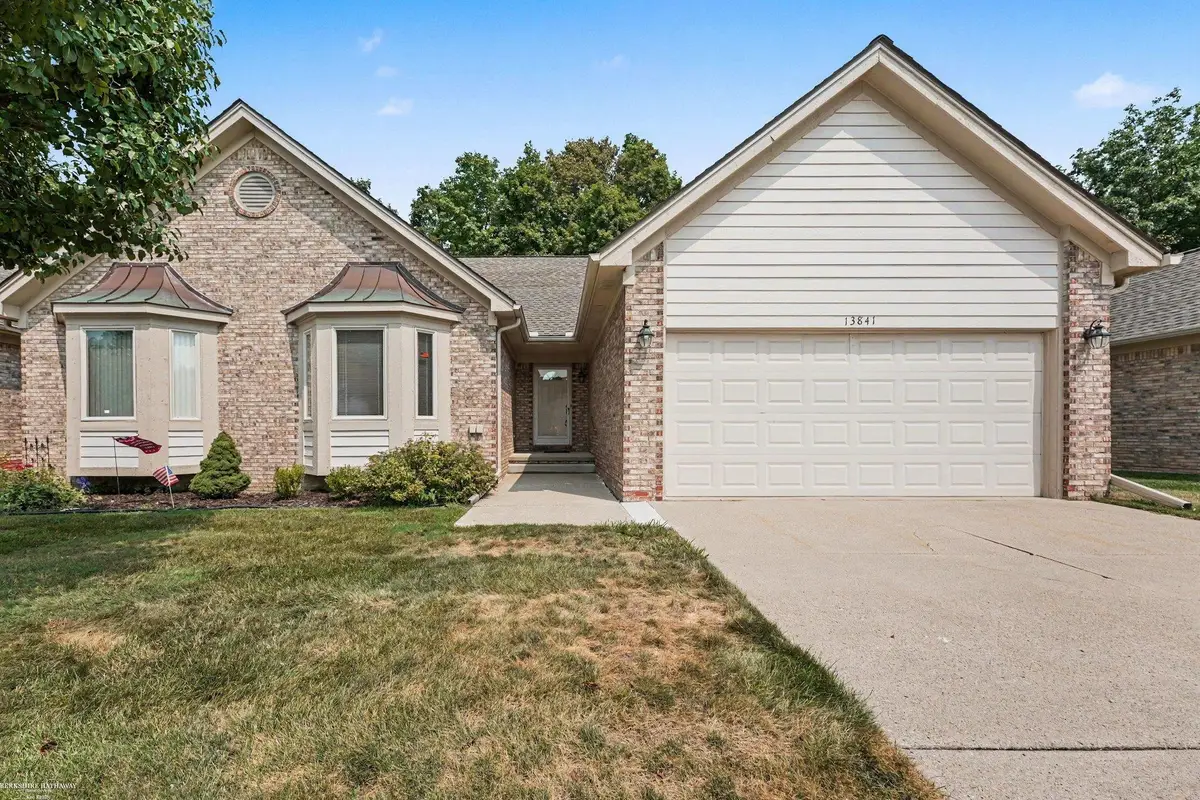 13841 Treeland DR, Shelby, MI 48316 - #1