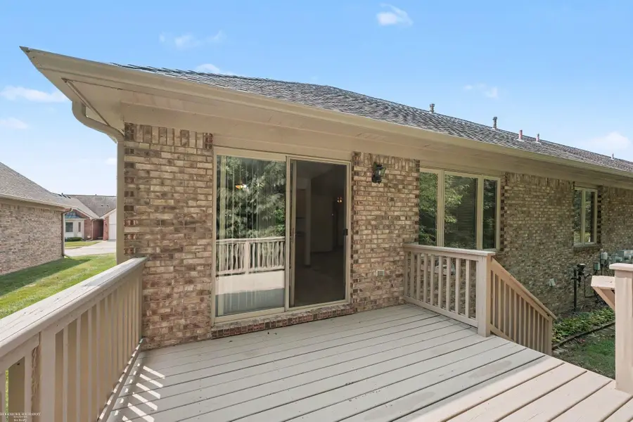 13841 Treeland DR, Shelby, MI 48316 - #3