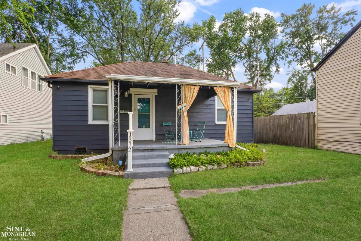 1312 E Harry AVE, Hazel Park, MI 48030 - #1